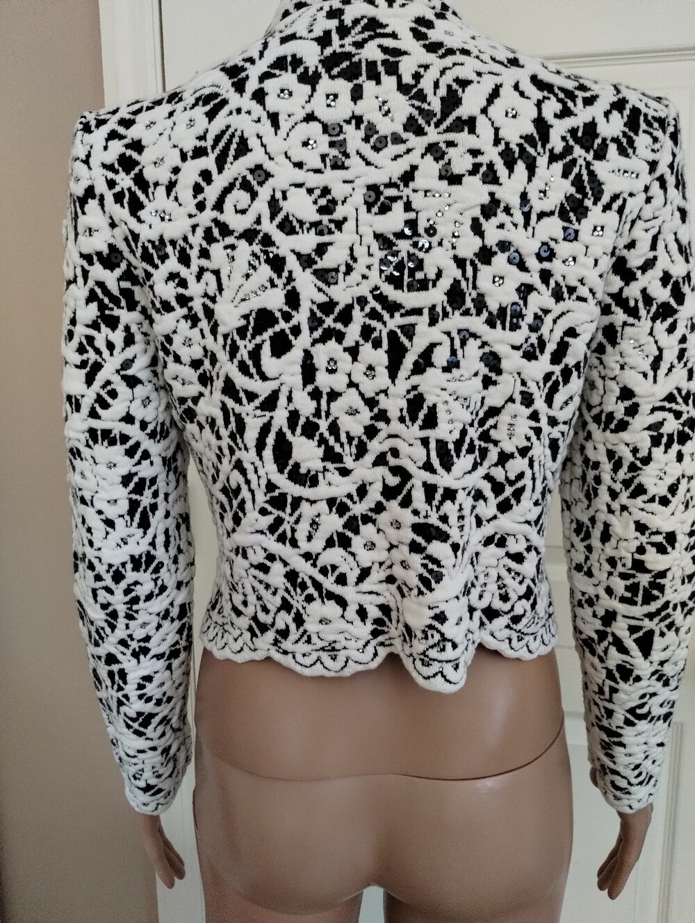St John White Crocheted Lace Bolero Jacket 4 - Picture 2 of 11